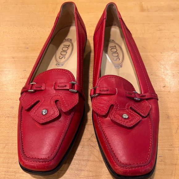 Tod's red leather driving shoes, size 8 - Picture 2 of 8